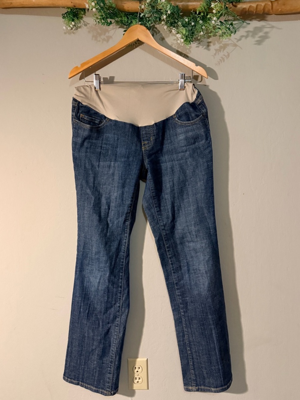 Straight-Leg Maternity Jeans - Size M